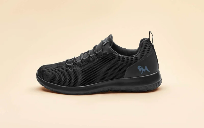 Outdoor Athletic Shoes Light Walkers : Classic Black