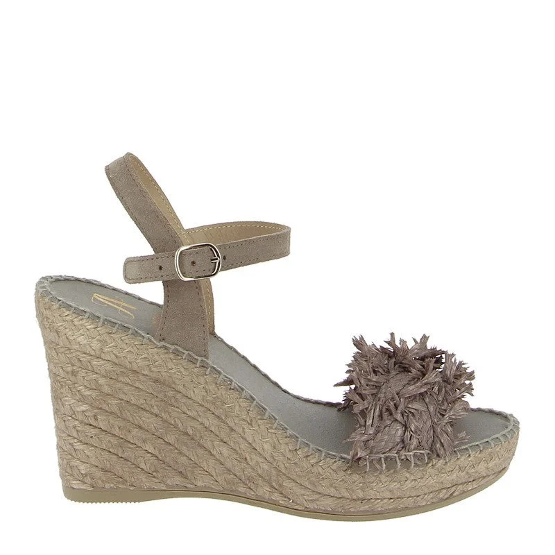 Stylish Winter Footwear Juncal Aguirre 2659 Grey Wedge Espadrille