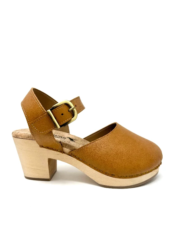 Pepper Clog in Camel from Novacas