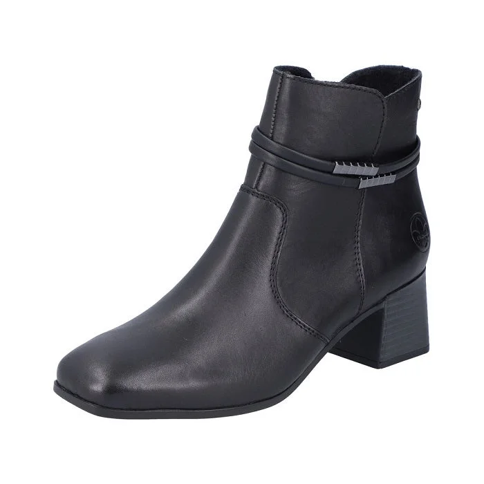 Womens Rieker Susi 73 in Black/Black